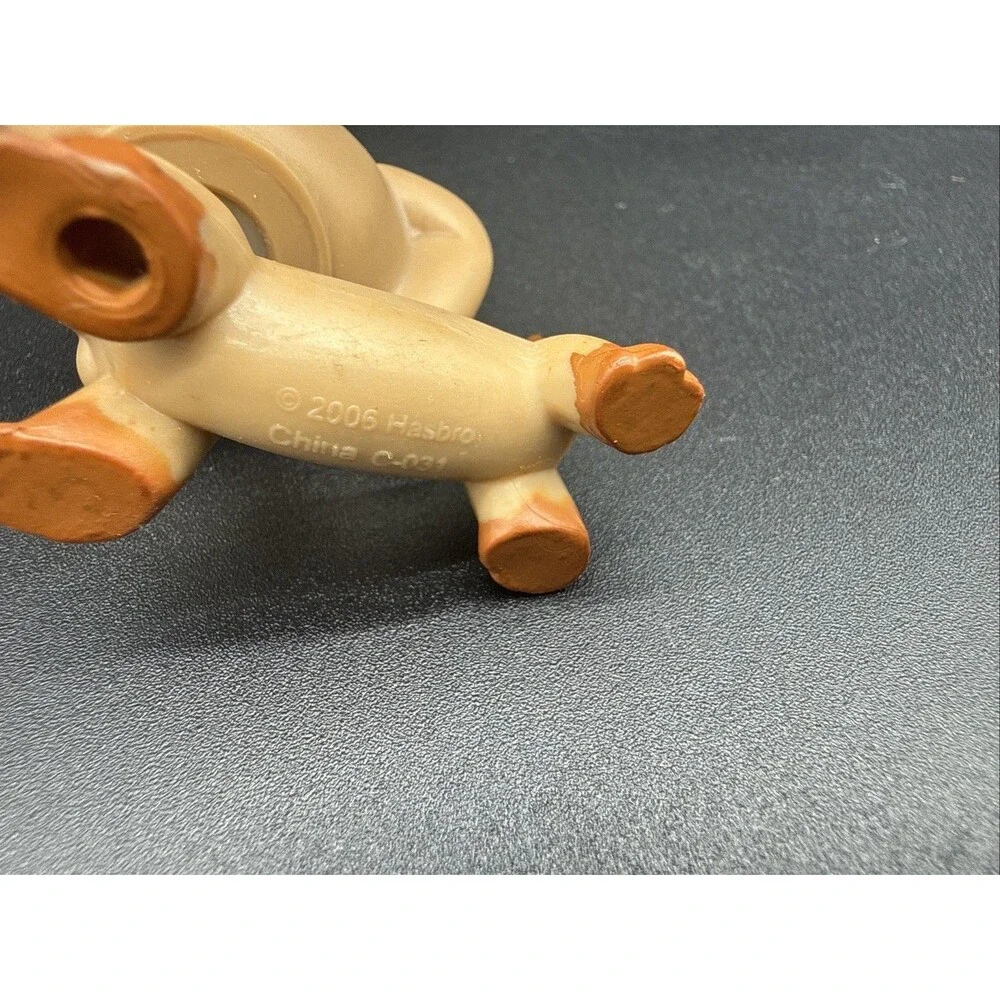 Littlest Pet Shop Cute Tan Dog Figure Blue Eyes Hasbro 2005Dachshund  LPS